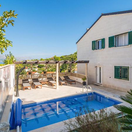 Nice Home In Postira With Outdoor Swimming Pool Kültér fotó